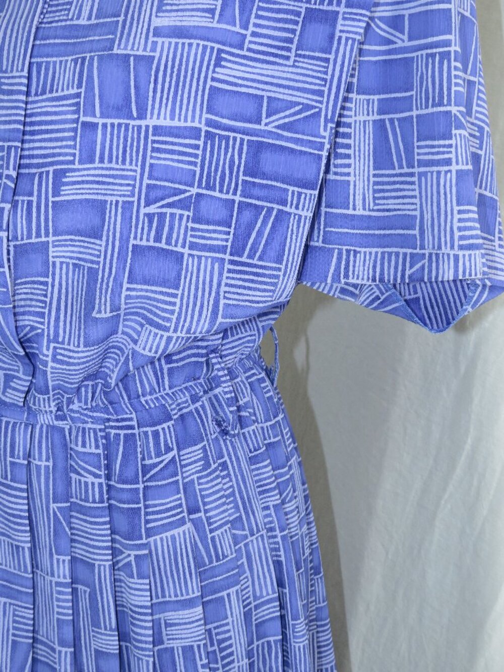 Vintage Leslie Fay Petite Dress 16P Periwinkle Blue Geometric Print Belted Midi